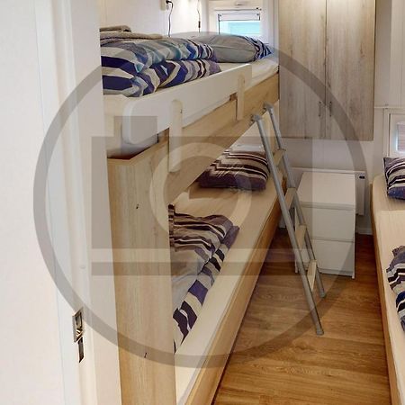 Stunning Ship In Aalsmeer With Kitchen Esterno foto