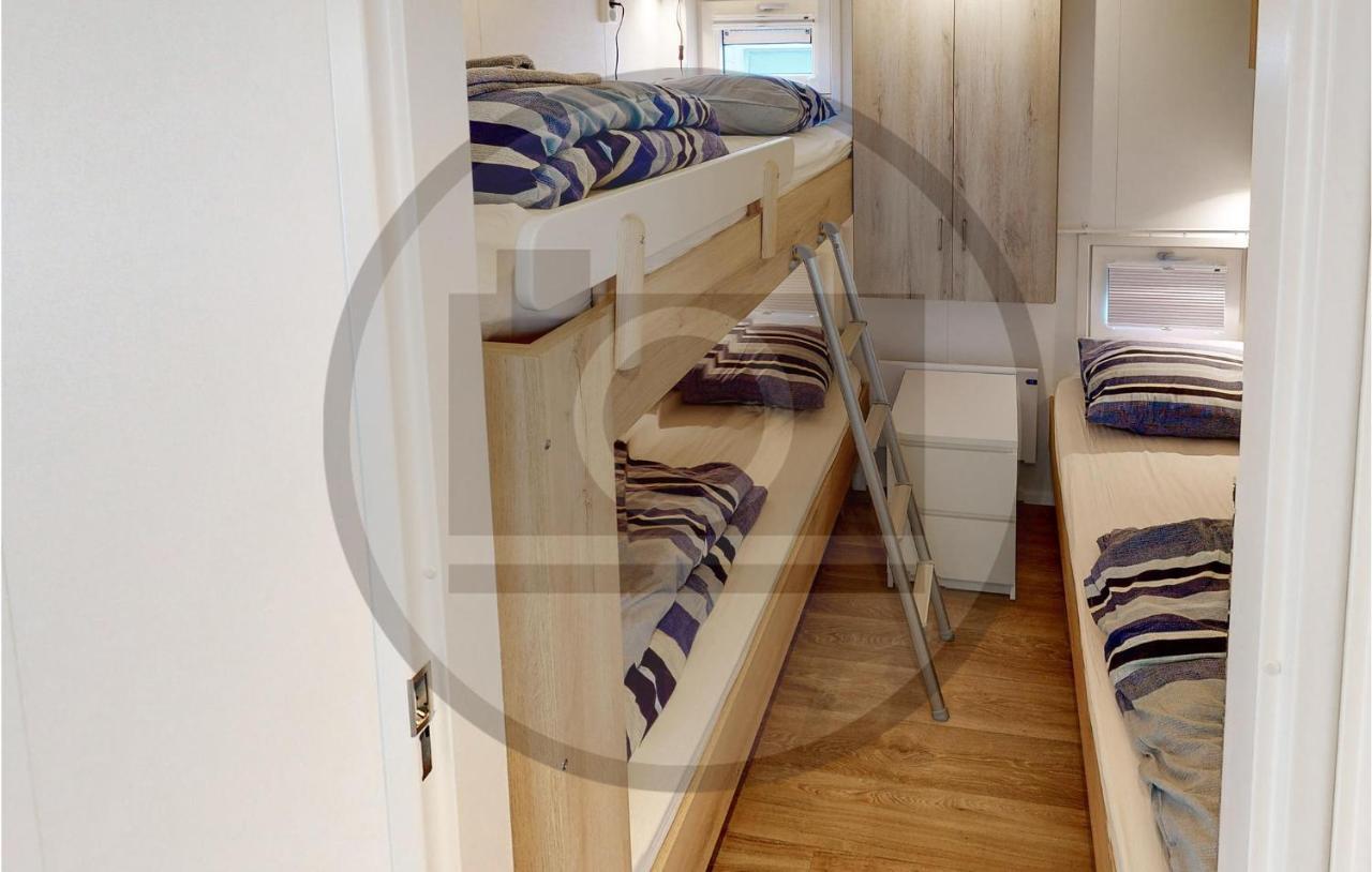 Stunning Ship In Aalsmeer With Kitchen Esterno foto